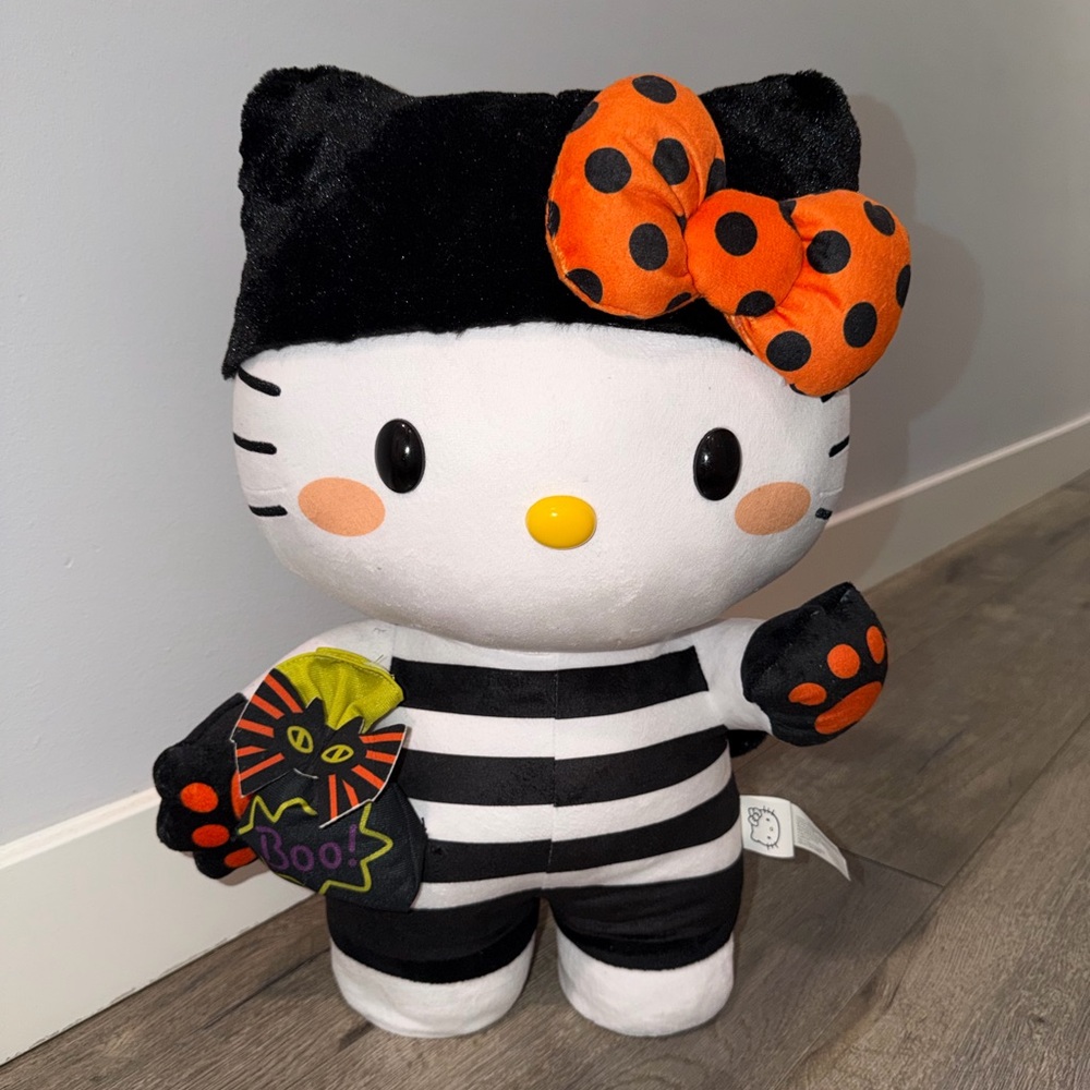 Sanrio Hello Kitty Greeter Halloween